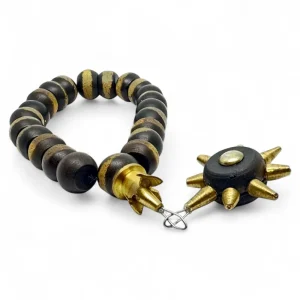 Ebonit-burunc-basliqli-tesbeh with large round black beads and a vintage bronze headpiece
