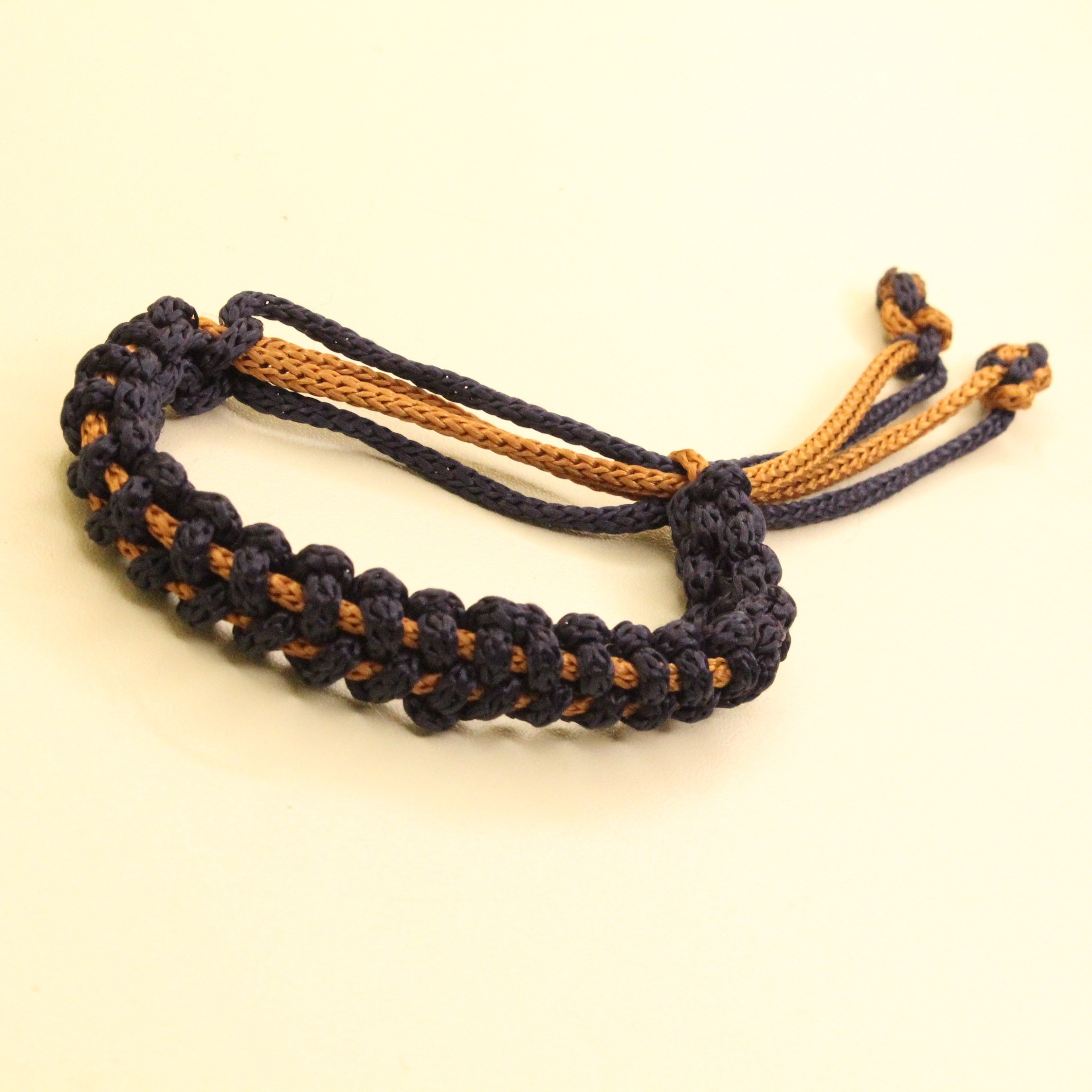 Mavi-qəhvəyi əl işi toxuma qolbaq - Şəkil 3