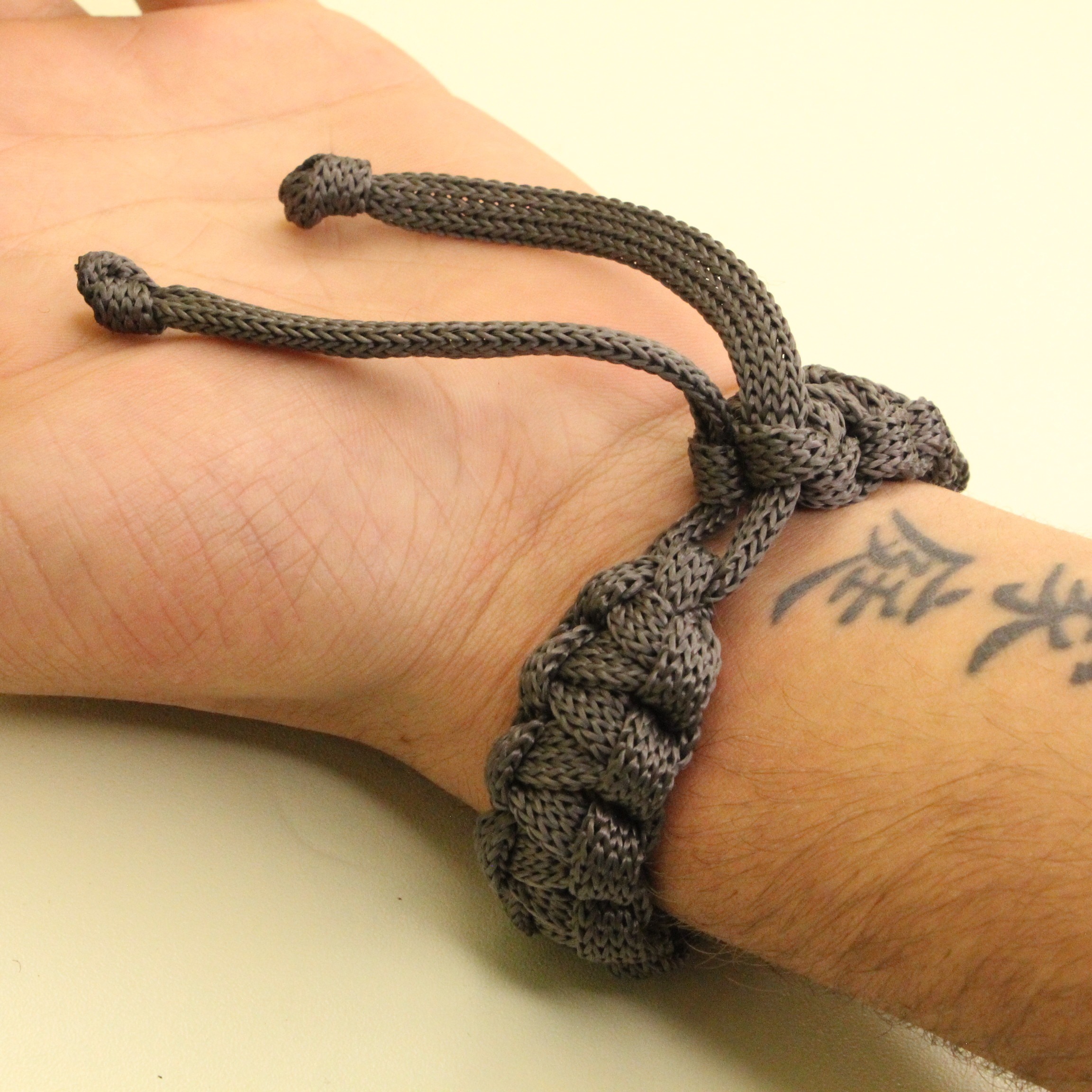 Boz kombat əl işi toxuma qolbaq - Şəkil 4