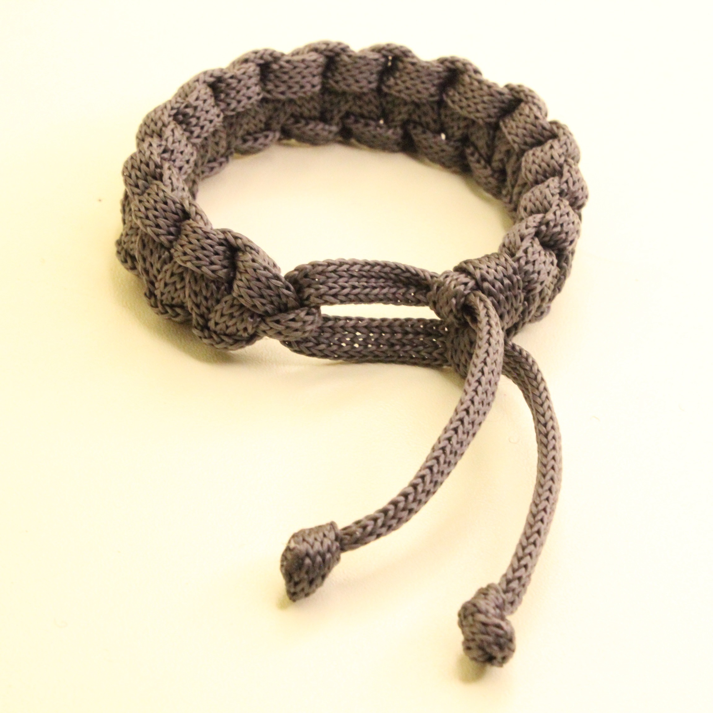 Boz kombat əl işi toxuma qolbaq - Şəkil 3