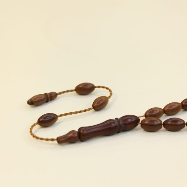 Qəhvəyi kuka təsbeh